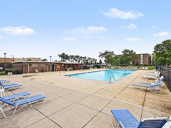 2nd image of 1311 S Finley Rd APT 317