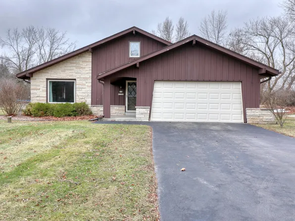 N68W25989 Brighton Dr, Lisbon, WI 53089