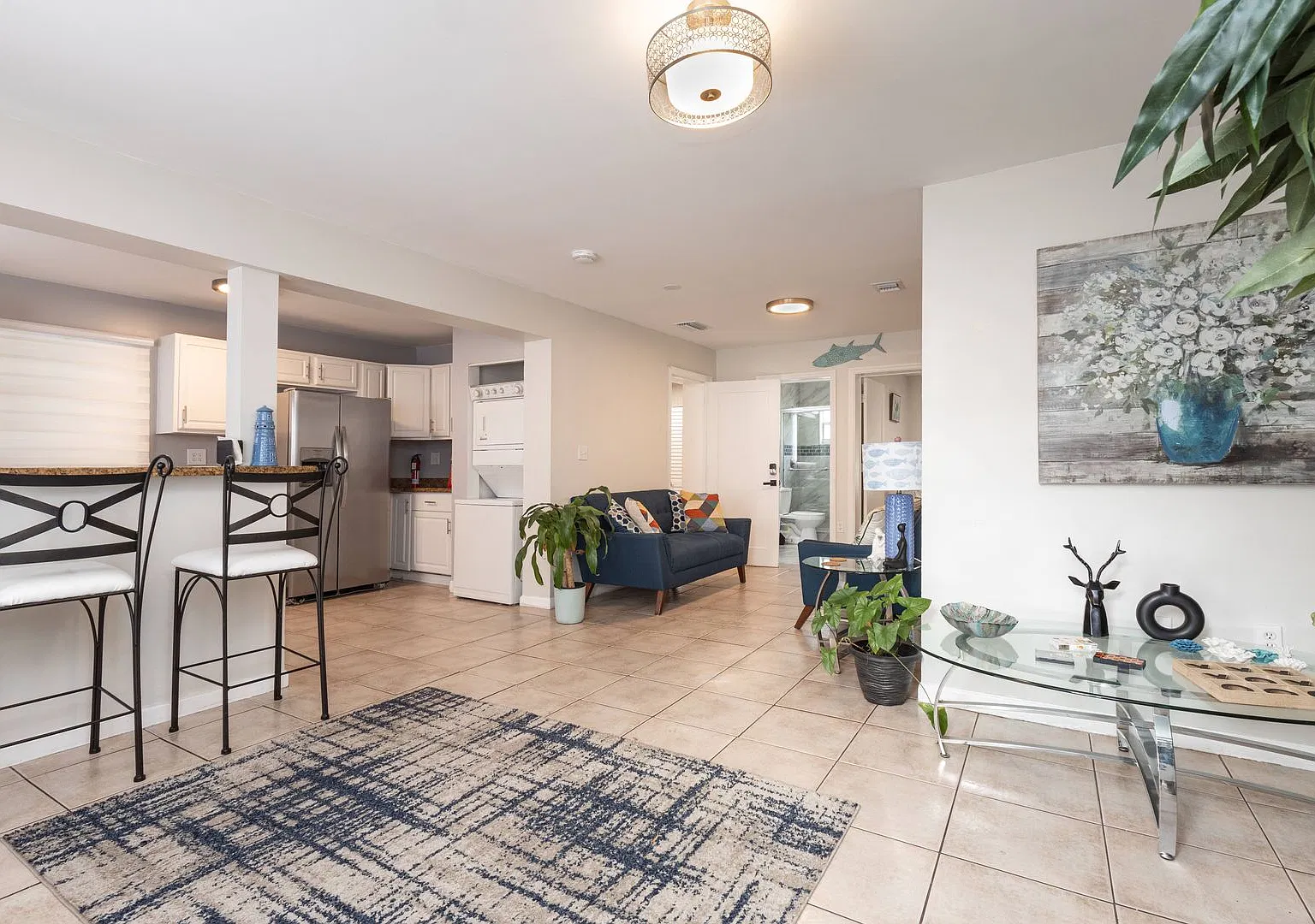 Charming Fort Lauderdale Home | Security Deposit Alternative Available! — Photo 2