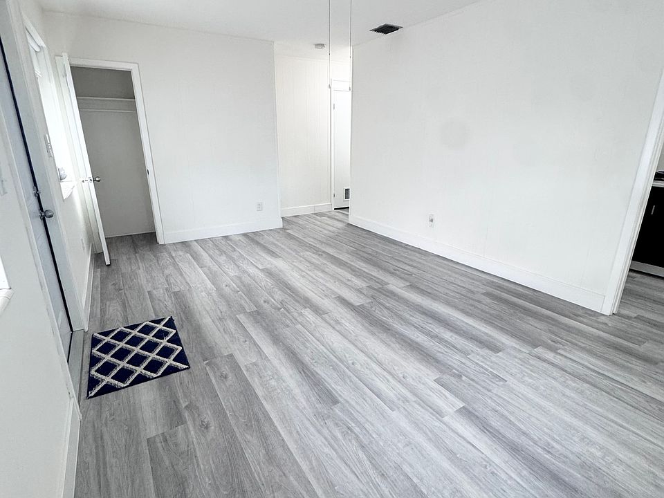 1st image of 1030 Superior St #2