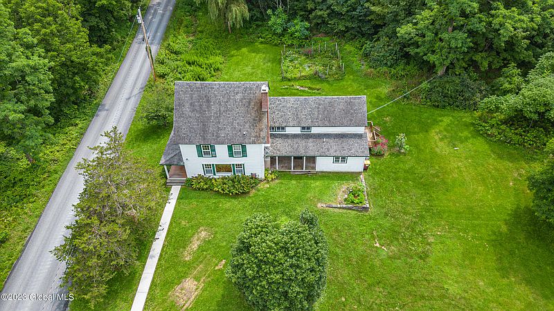4th image of 811 Staco Road