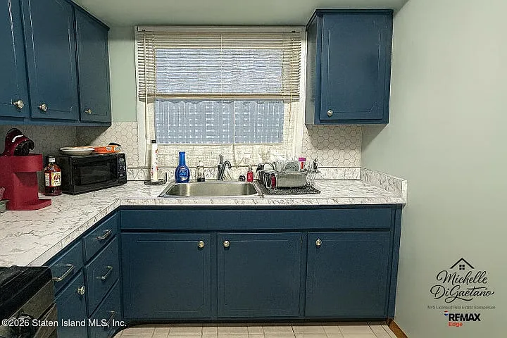 28 Devens St #A — Photo 6