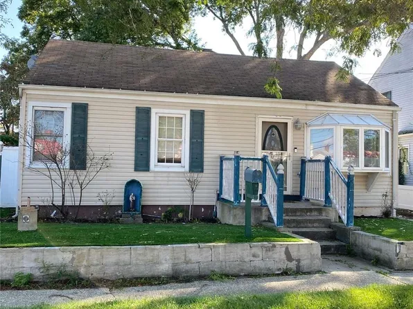 1078 N Broadway, Massapequa, NY 11758