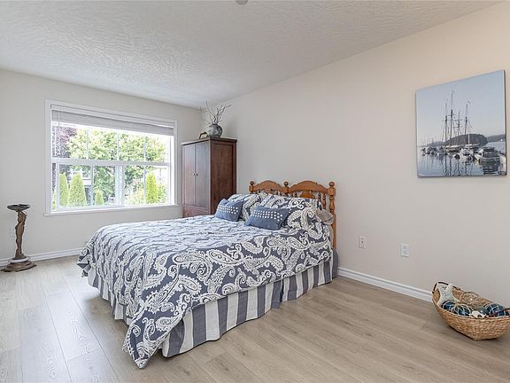 3rd image of 1070 Southgate St #309