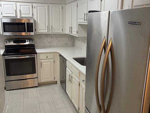 2nd image of 515 Basswood Ave #16