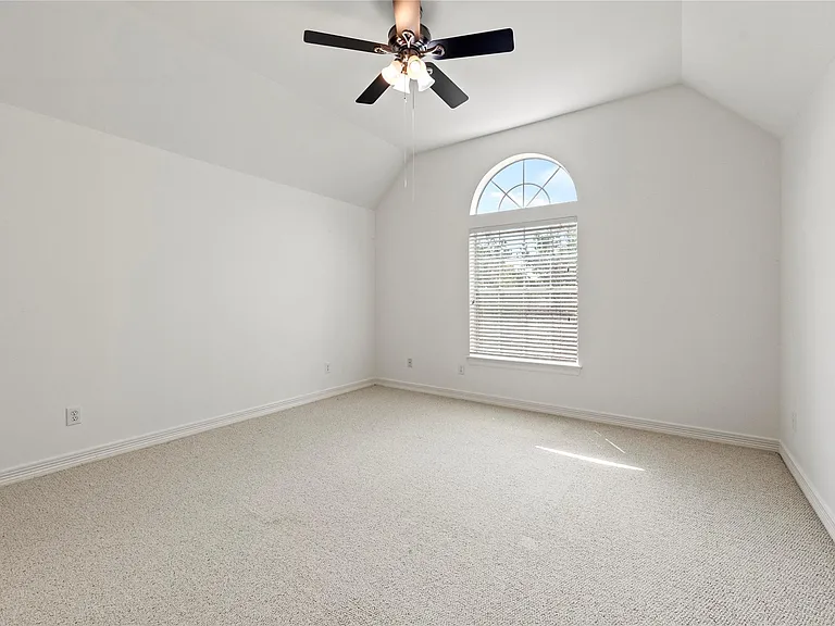 2923 Zachary Bend Ln — Photo 35