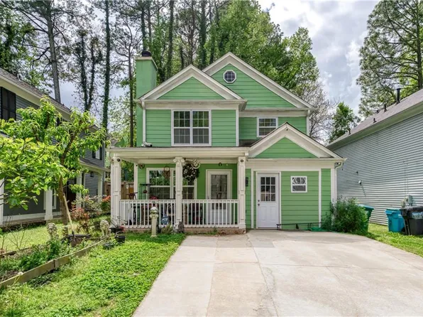 6386 E Windsor Ln, Norcross, GA 30093