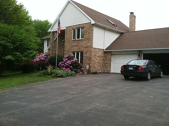 4th image of 10 Marion Ct