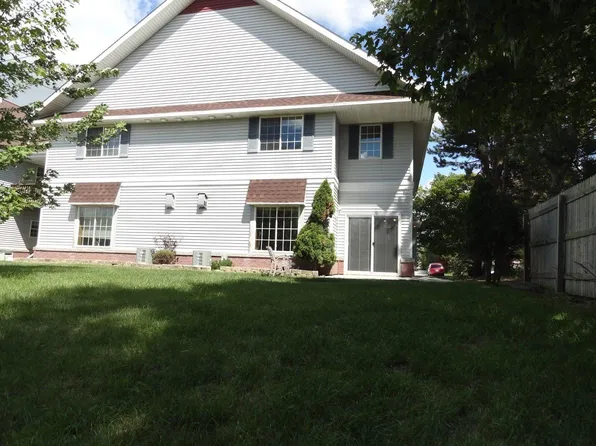 411 Darlene Dr, Waukesha, WI 53189