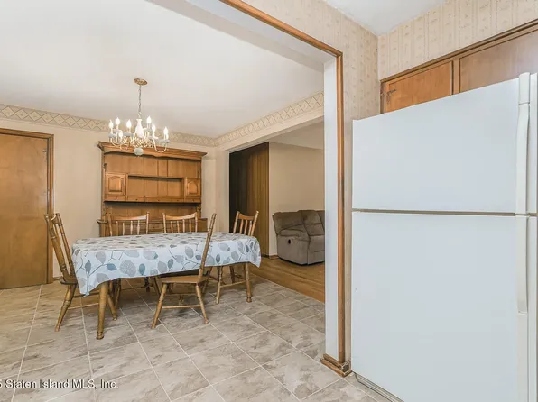 35 Shawnee Street image 12 of 24