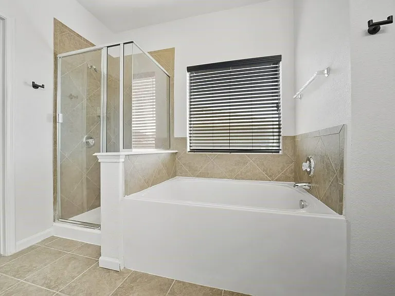 18607 Shavano Ct — Photo 22