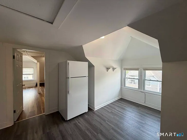 9 Forest Ave — Photo 5