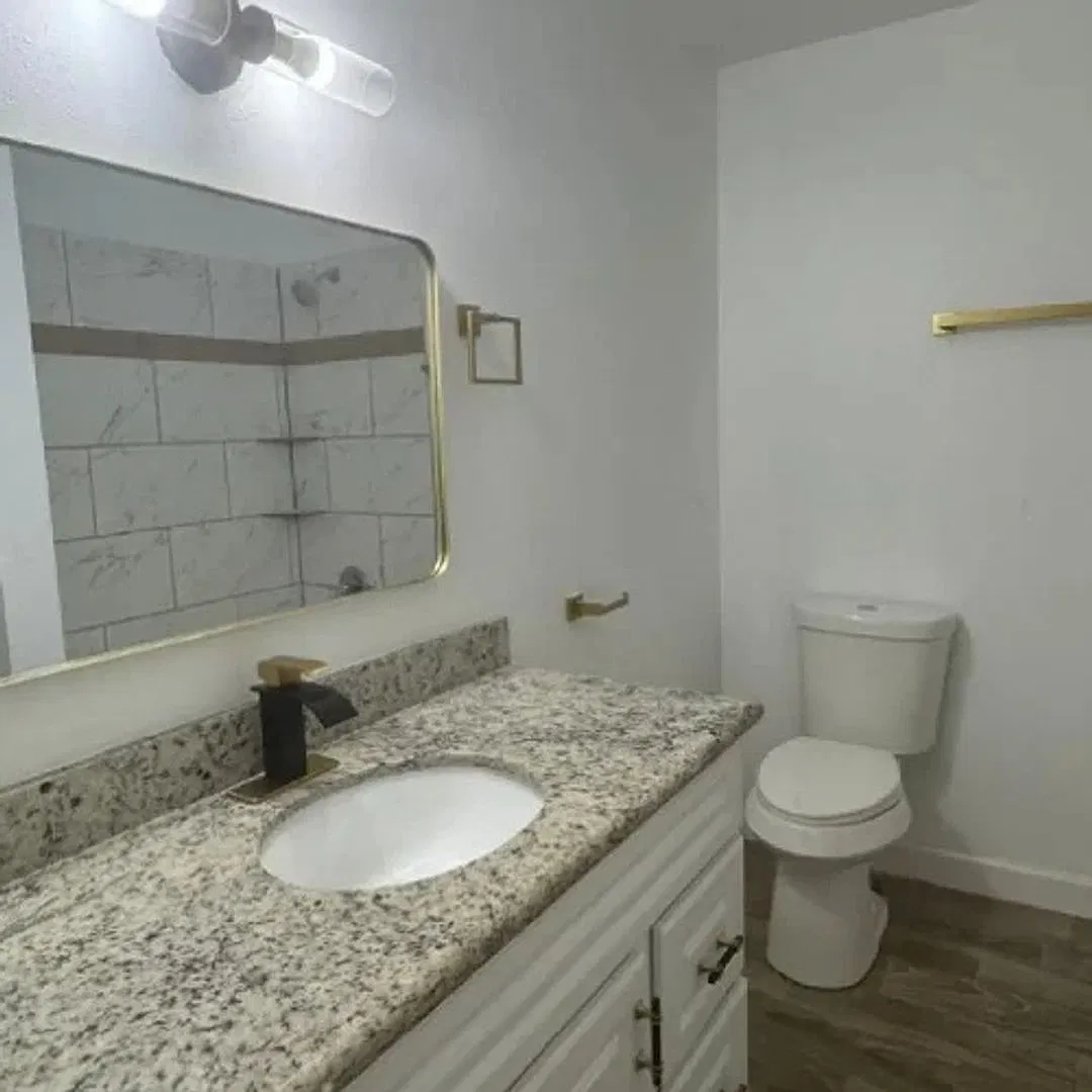 Spacious 4-Bedroom Home in Pinewood Estates | 122 Wood Manor Ln — Photo 3