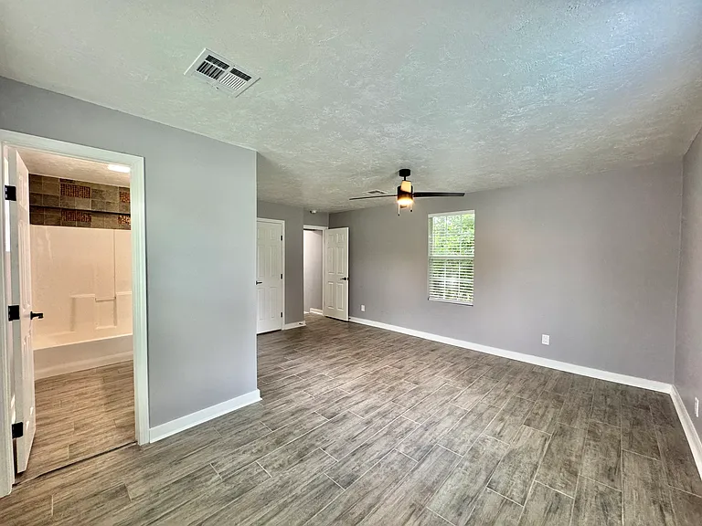 2144 Westchester Dr — Photo 35