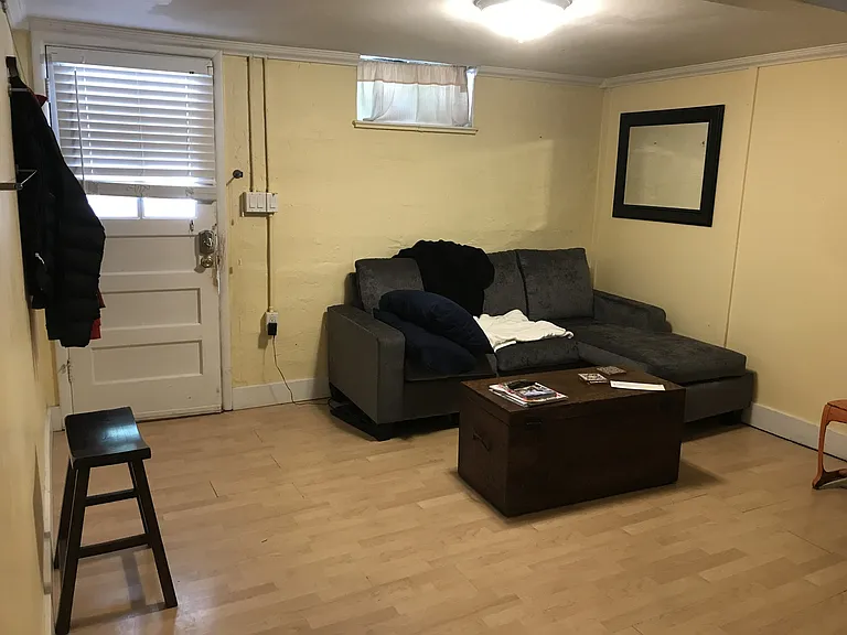 Charming Two Bedroom Garden Level Apartment near DU — Photo 4