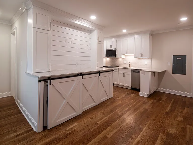 The Parkview at Polifly: In-Unit Washer & Dryer, Heat and Water Included, and Cat & Dog Friendly — Photo 18