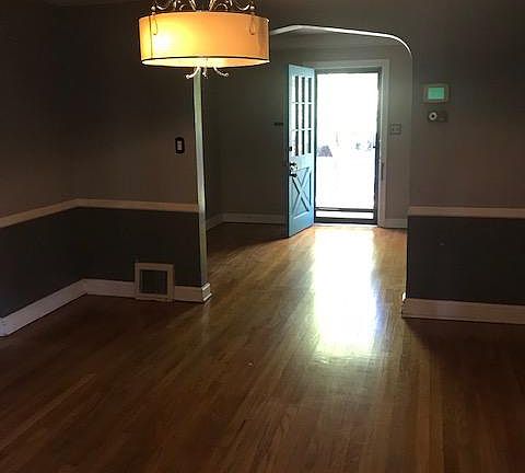 4th image of 6656 Kenwood Ave