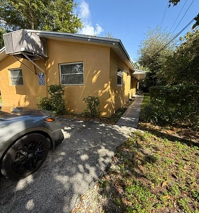 2nd image of 5240 SW 40th Ter #2-2-1