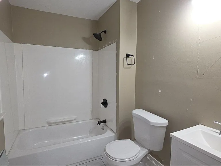 13721 Diana Ave — Photo 1