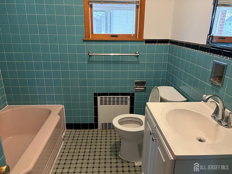 123 Heald St #F2 — Photo 8