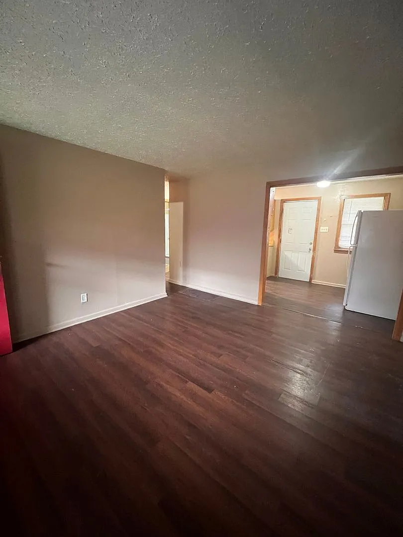 Emporia Apartments — Photo 3