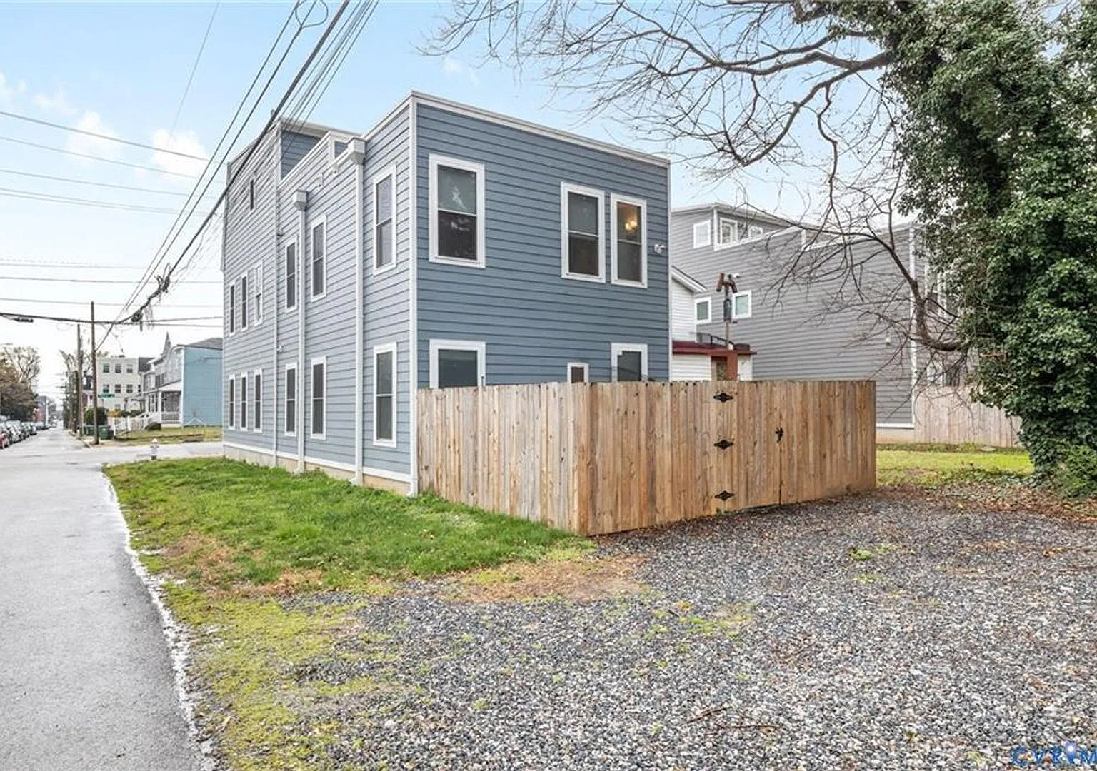 Move In Ready From 11/15/2026 3 Bedrooms With 3 Full Bathrooms, Roof Top Terrace, Plenty Of Parking — Photo 3