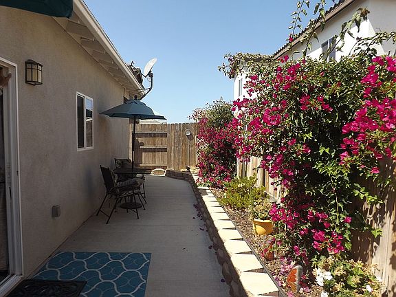 2nd image of 1453 W Heritage Way