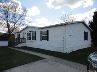 386 Blackwatch St, Temperance, MI