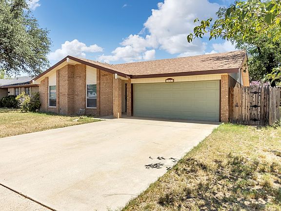 3rd image of 26 Corona Cir