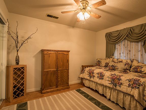 3rd image of 3412 Zurich Ln