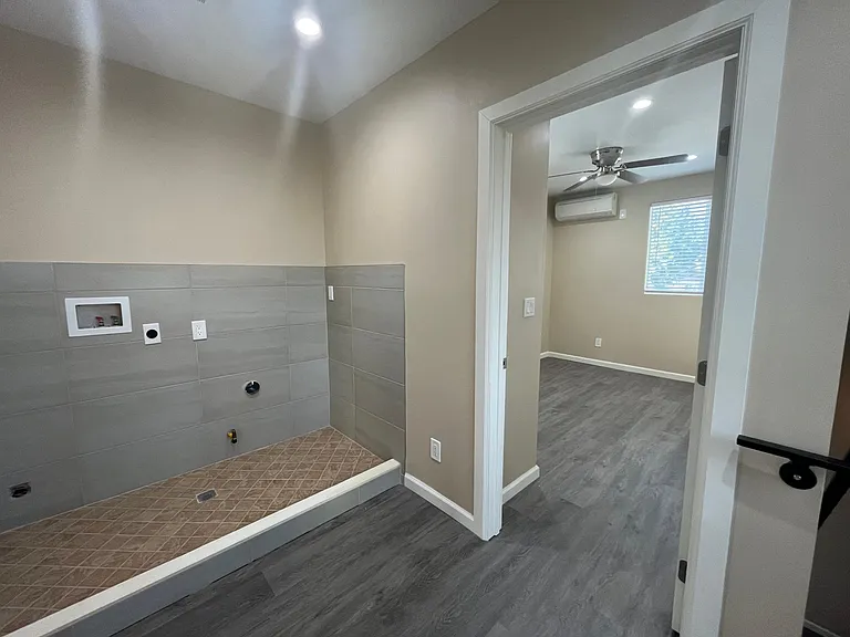 13816 Cohasset St — Photo 13