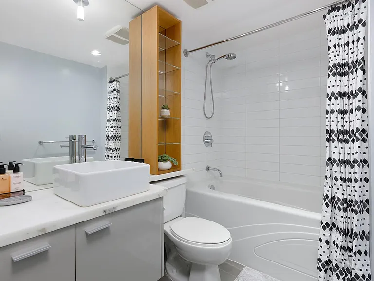 33 Smithe St #3207 — Photo 10