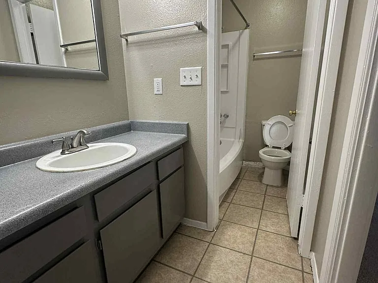 SAN MARCOS APARTMENTS — Photo 28