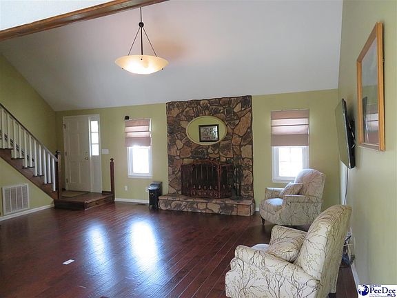 4th image of 3167 Beechwood Rd