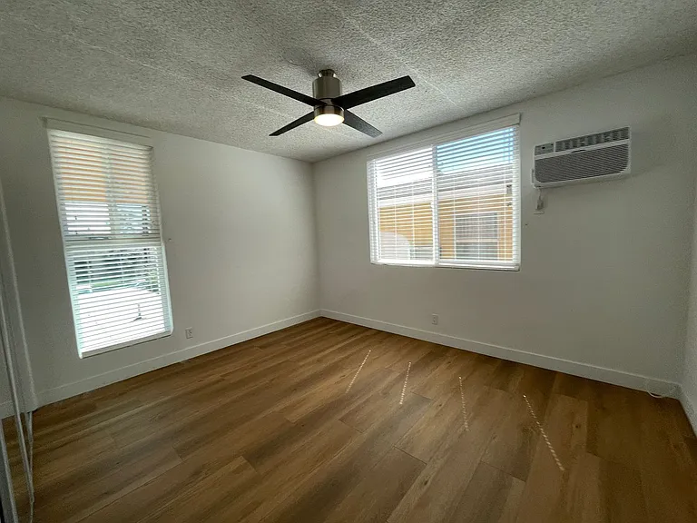 7351 Variel Ave — Photo 26