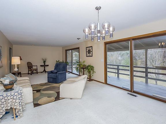 3rd image of 833 Bartosh Ln