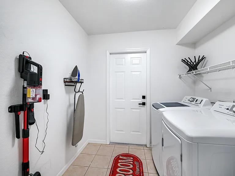 1218 SW 20th Ave — Photo 8