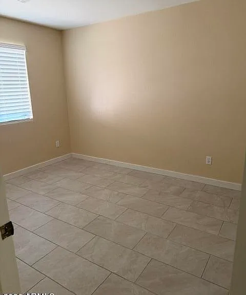 1006 S Slater Cir — Photo 9