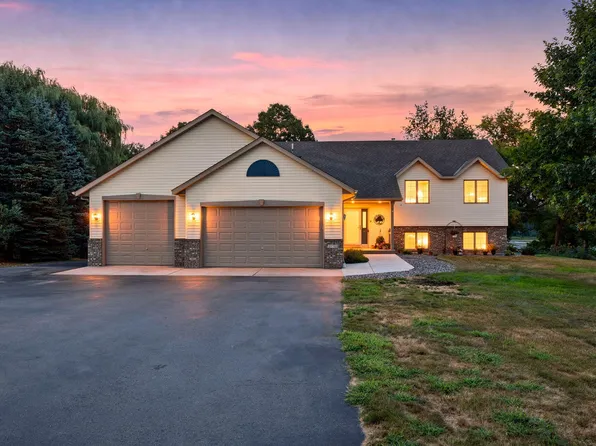 27321 Isle Dr, Chisago City, MN 55013