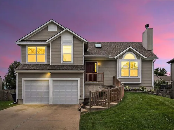 18875 W 163rd Ter, Olathe, KS 66062