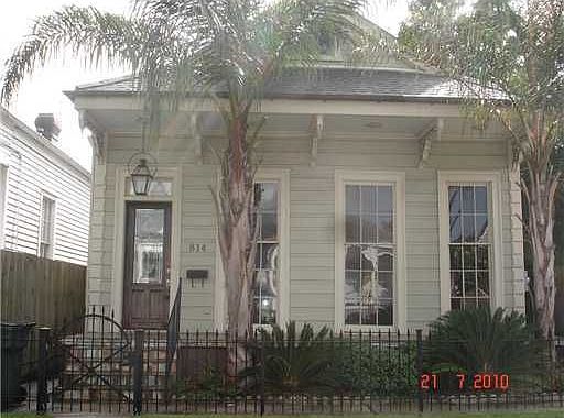 1st image of 814 Antonine St