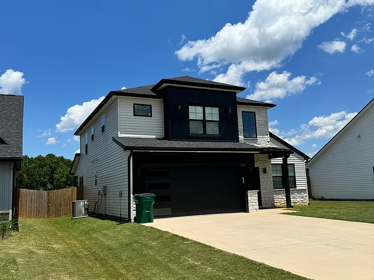 320 Ben Johnson Rd — Photo 2