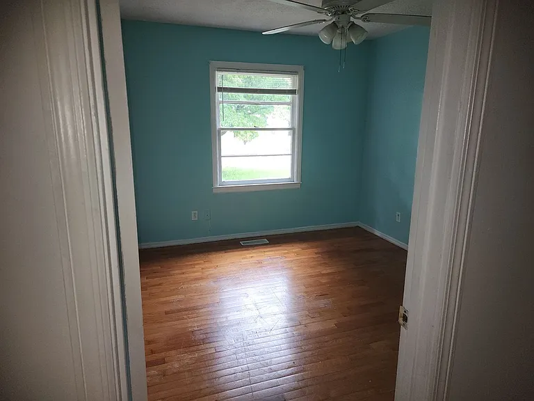 411 Vintage Rd — Photo 18
