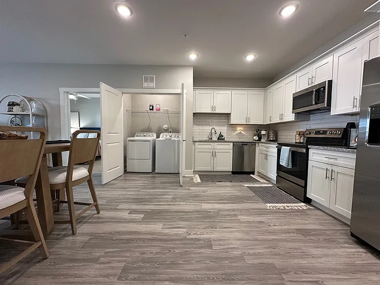 Pine Reserve Apartments — Photo 29