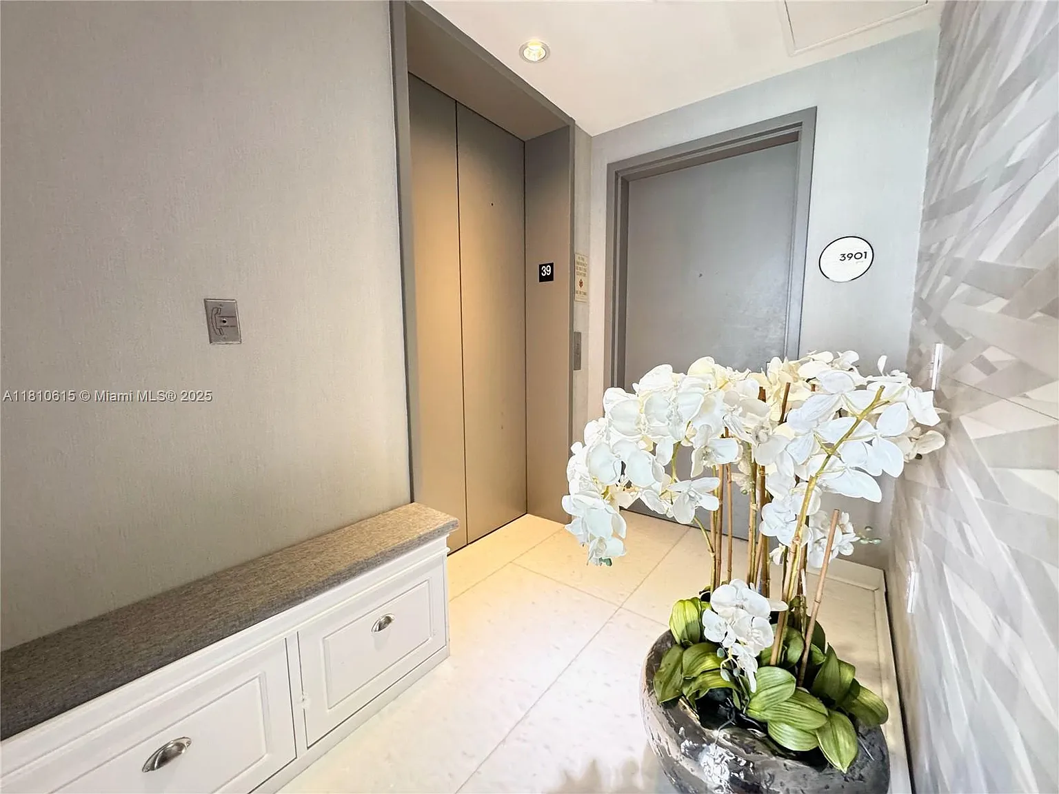 3 bed, 3.5 bath, 1634 sqft, $12,800 — Photo 3