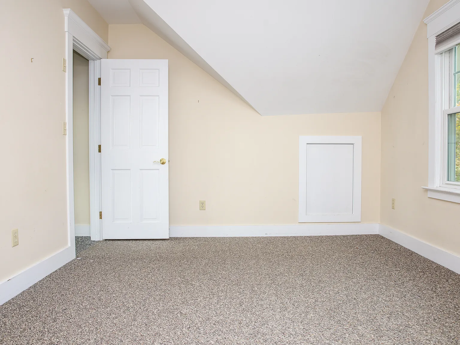 2 bed, 960 sqft, $2,000 — Photo 4