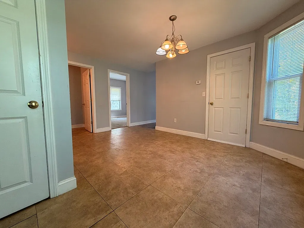2 bed, 1000 sqft, $1,950 — Photo 4