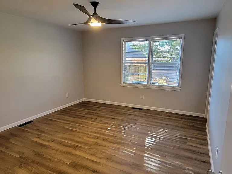 2804 E Linwood St — Photo 20