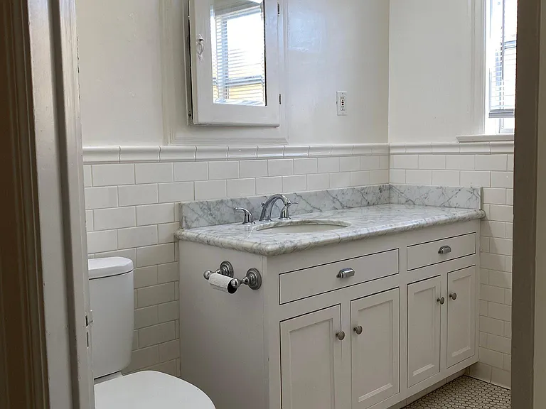 2267 Honolulu Ave #1 — Photo 9