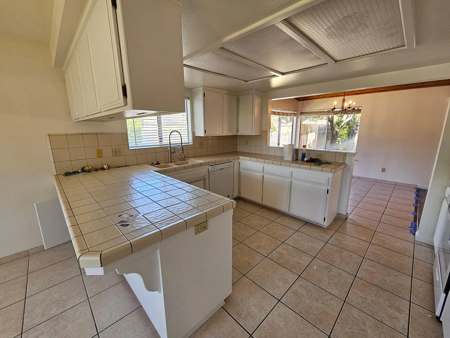 3 bed, 1610 sqft, $3,000 — Photo 3